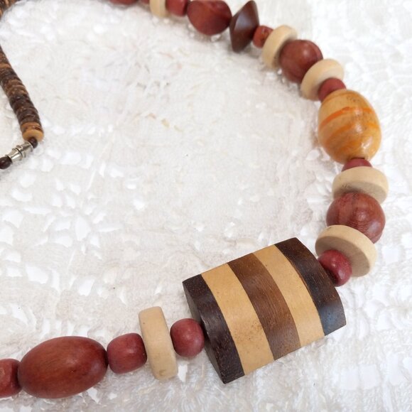 Funky Chunky Ethnic Tribal Vintage Wooden Beaded Necklace - Picture 5 of 7